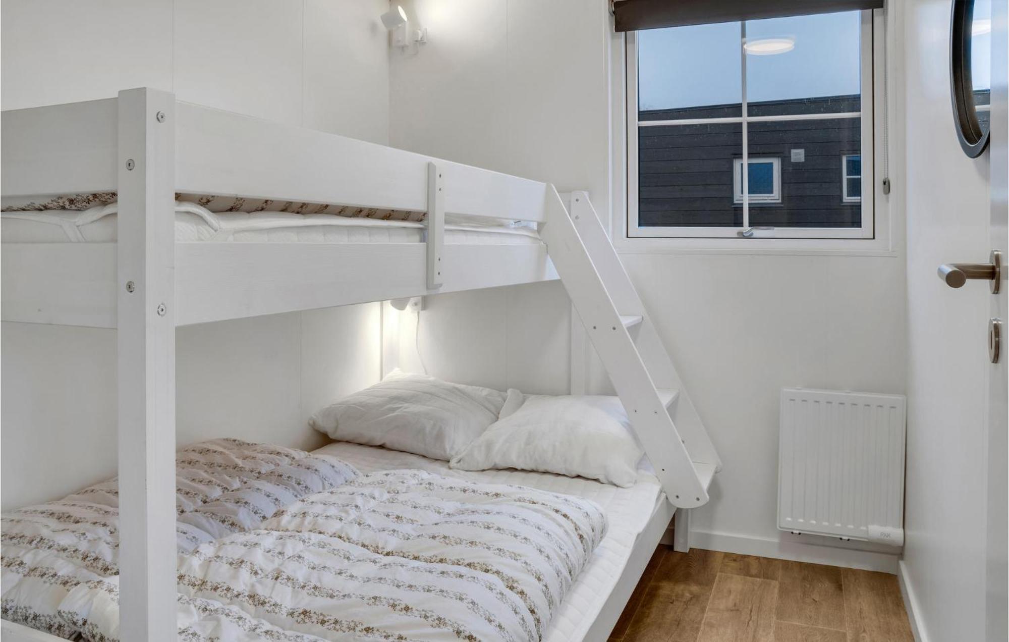 2 Bedroom Nice Apartment In Vaeggerlose Boto By Екстер'єр фото