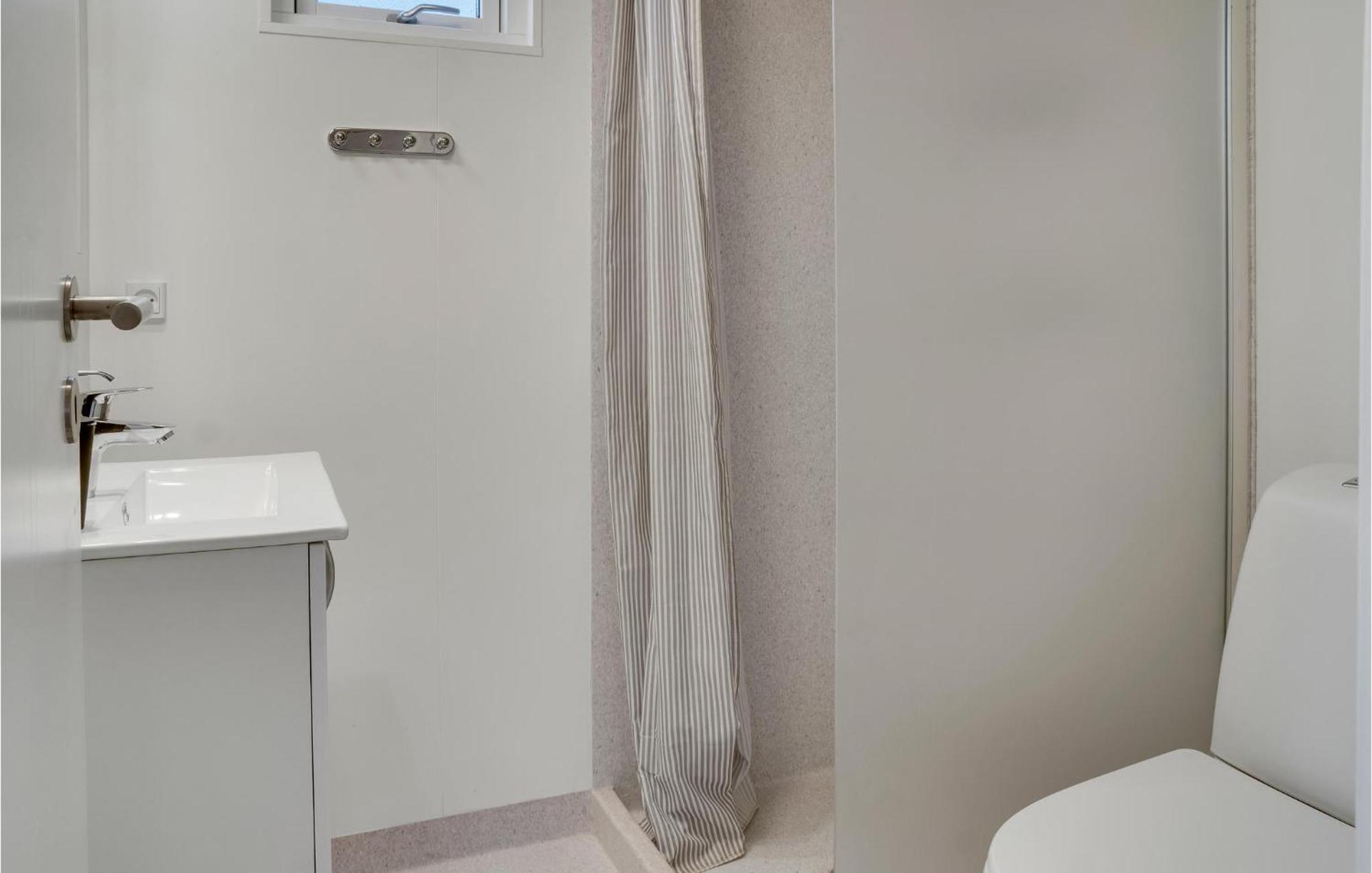 2 Bedroom Nice Apartment In Vaeggerlose Boto By Екстер'єр фото